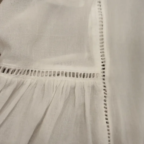 Max Studio London White Eyelet Sleeveless Blouse - Picture 4 of 11